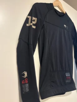 Hot Venum treenipitkähihainen