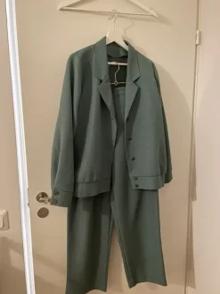 Hot Vihreä housupuku