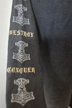 Online Black Premium Viikinkiaiheinen paita