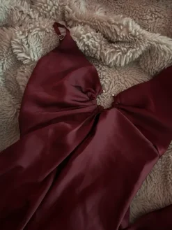 Sale Shein Viininpunainen mekko