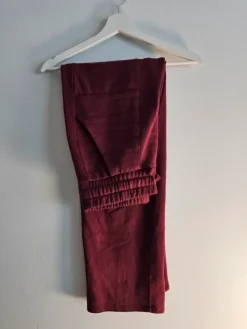 Clearance Viininpunaiset college housut