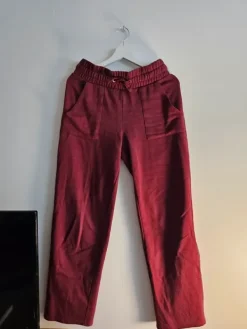 Clearance Viininpunaiset college housut