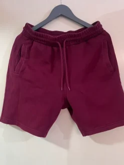 H&M Divided Viininpunaiset shortsit