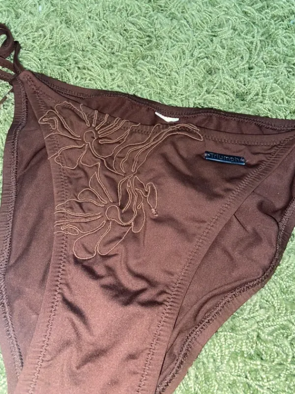 Discount Triumph Vintage bikinejen alaosa