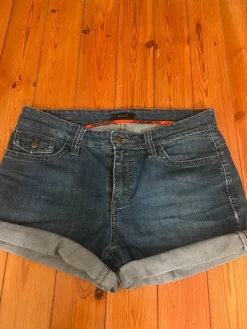Discount MAC Jeans vintage farkkushortsit