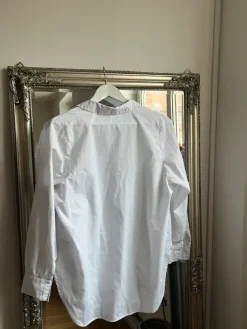 New Vit oversized skjorta