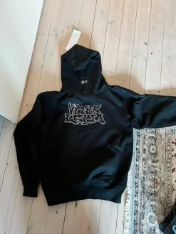 Vitun leija -huppari