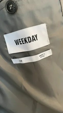 Weekday 48/50 oversize pukusetti