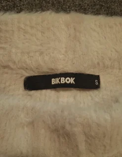 Sale Bik Bok White fuzzy knit shorts