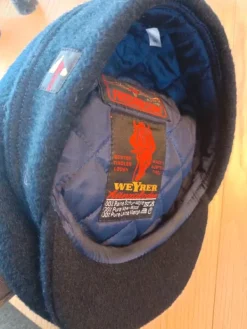 Clearance Vintage Love Wool hat in like new condition