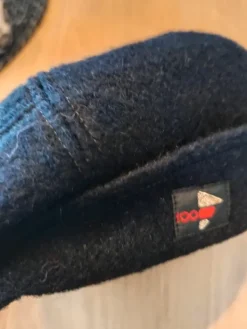 Clearance Vintage Love Wool hat in like new condition