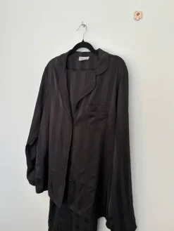 Yöasu-setti eli paita ja housut