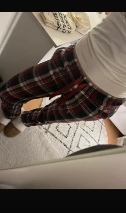 Discount MONIA yöhousut