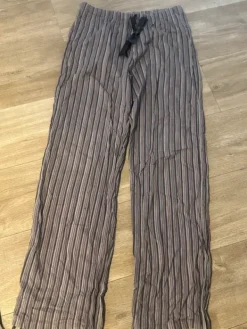 Sale Triumph Yöhousut