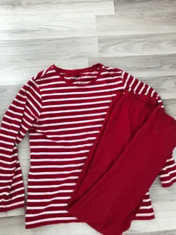 New Vendi Yöpuku setti